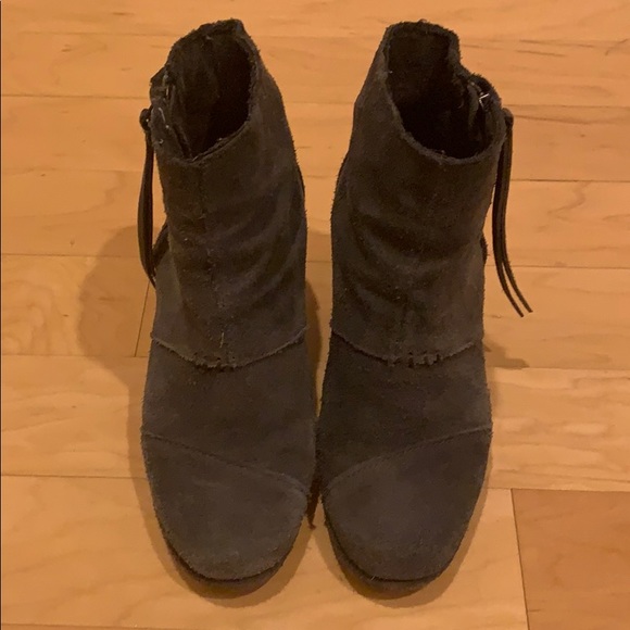 TOMS Suede Desert Wedge Tassel Zip Bootie size 5 - Picture 1 of 9
